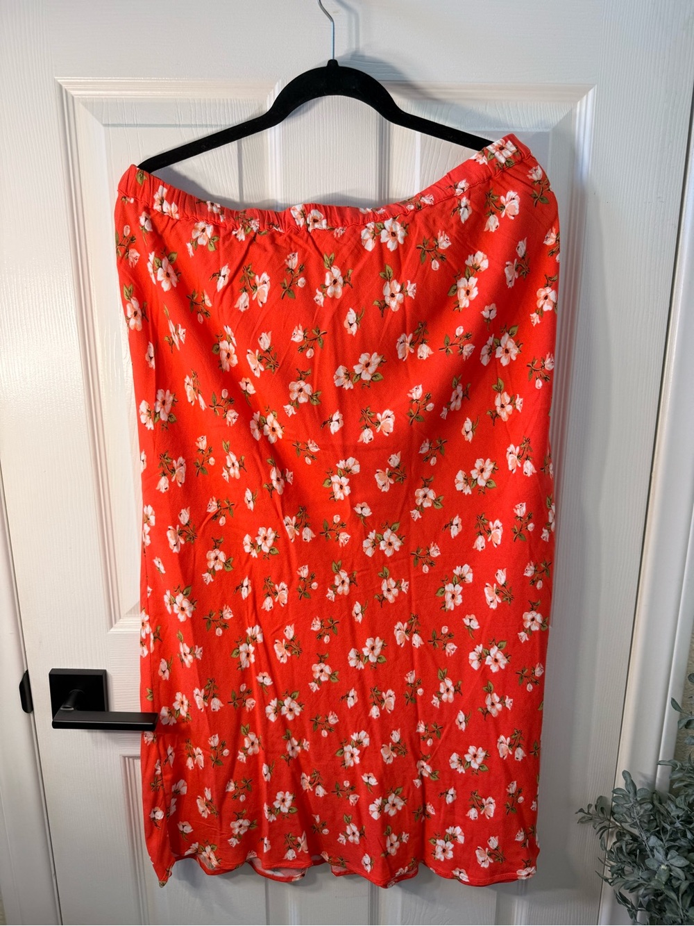 Old Navy Red Floral Maxi Skirt - Picture 2 of 5